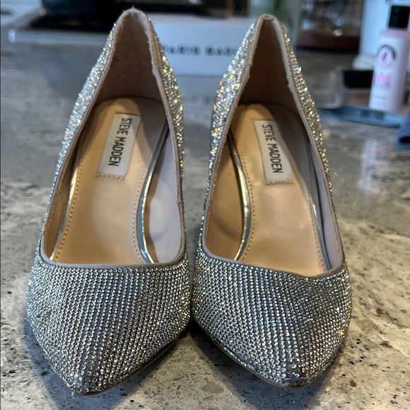 Steve Madden Glittering Silver Heels Size 6 - Picture 4 of 14